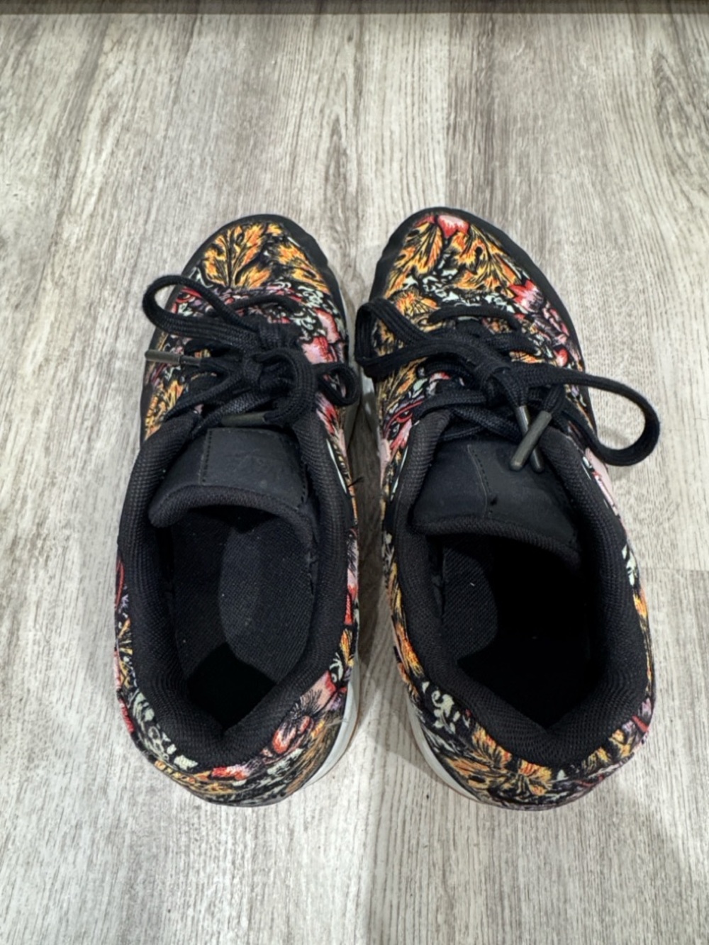 Nike Air Max Floral Print Sneakers Women’s Size 7.5 Black Multi Color Streetwear - Picture 3 of 6